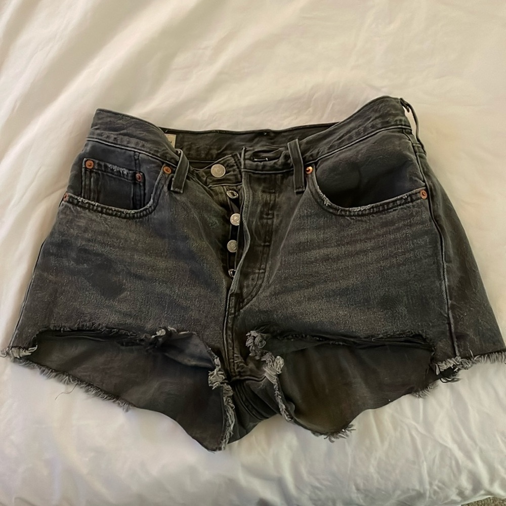 Black Levi’s 501 shorts
